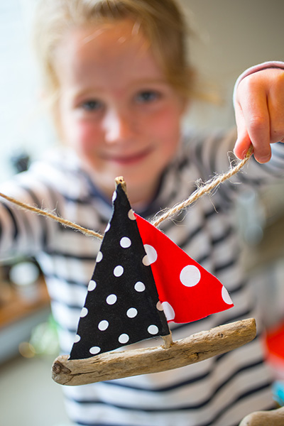 home-sailboat-bunting